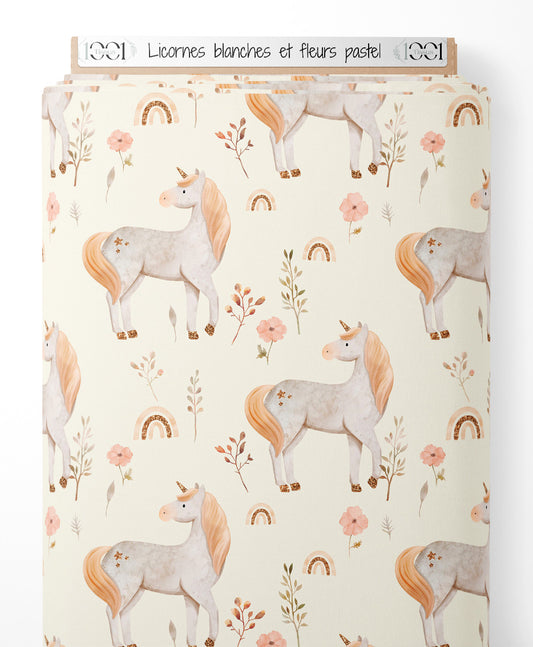 Tissu - Licornes blanches et fleurs pastel