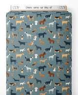 Tissu - Chiens variés sur bleu vif