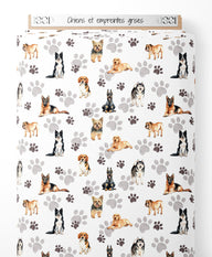 Tissu - Chiens et empreintes grises