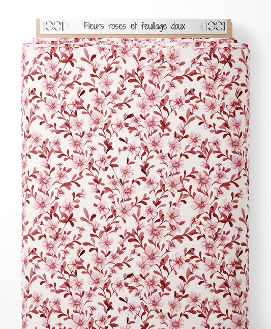 Tissu - Fleurs roses et feuillage doux