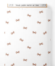 Tissu - Nœuds papillon marron sur blanc