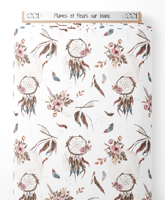 Tissu - Plumes et fleurs sur blanc