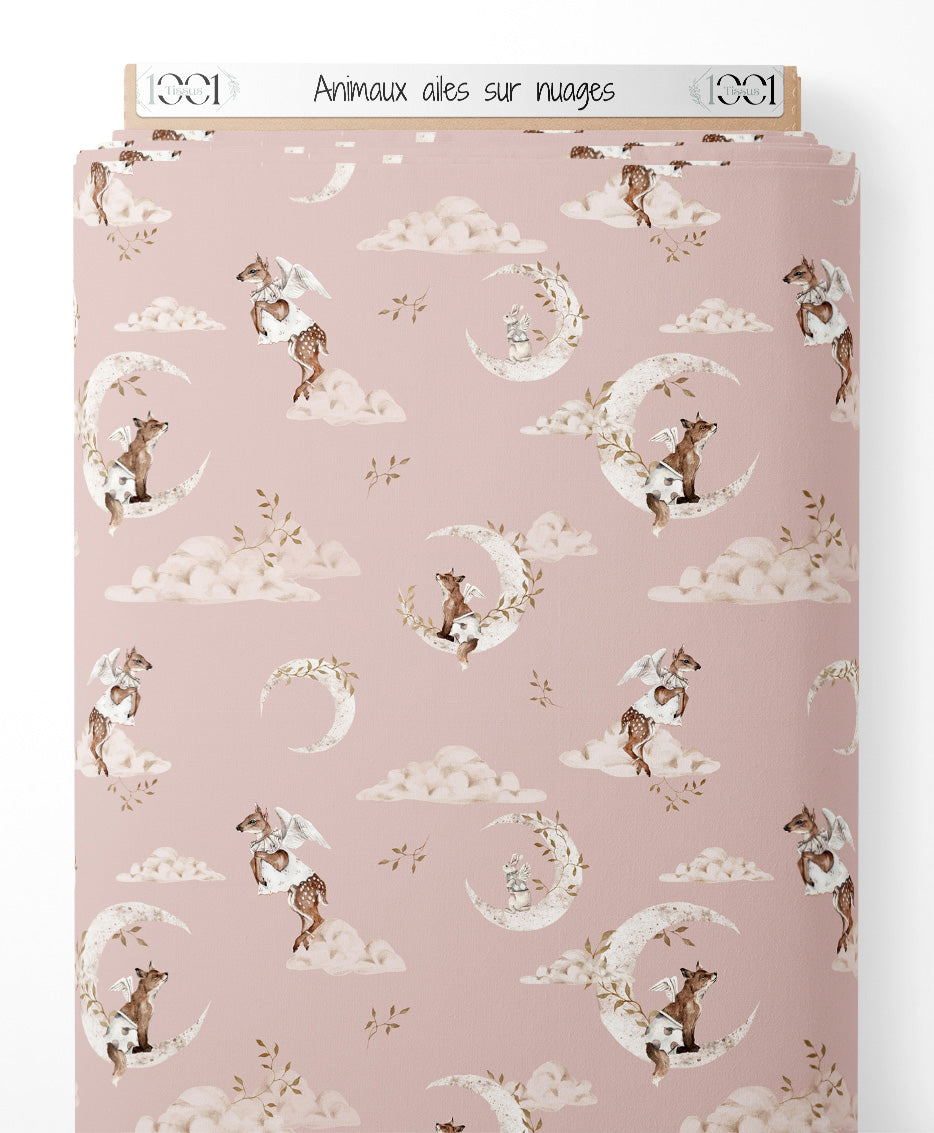 Tissu - Animaux ailés sur nuages