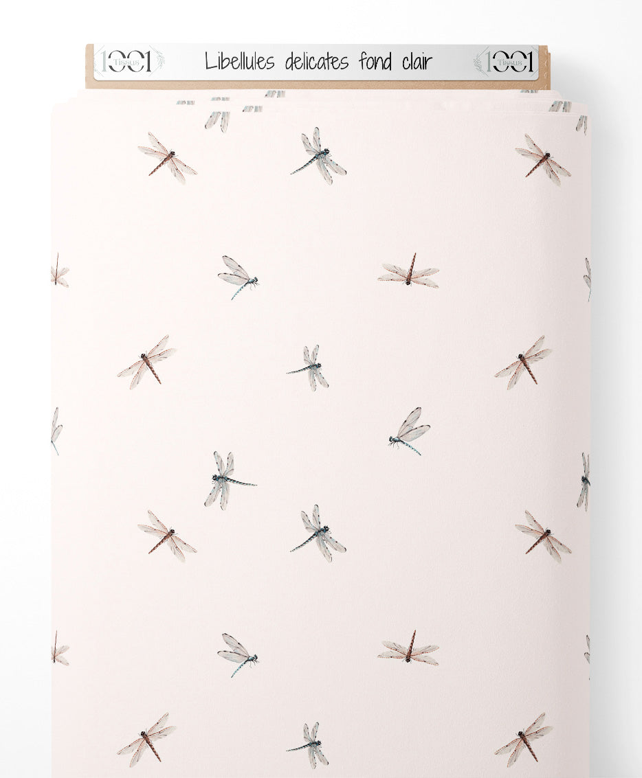 Tissu - Libellules délicates sur fond clair
