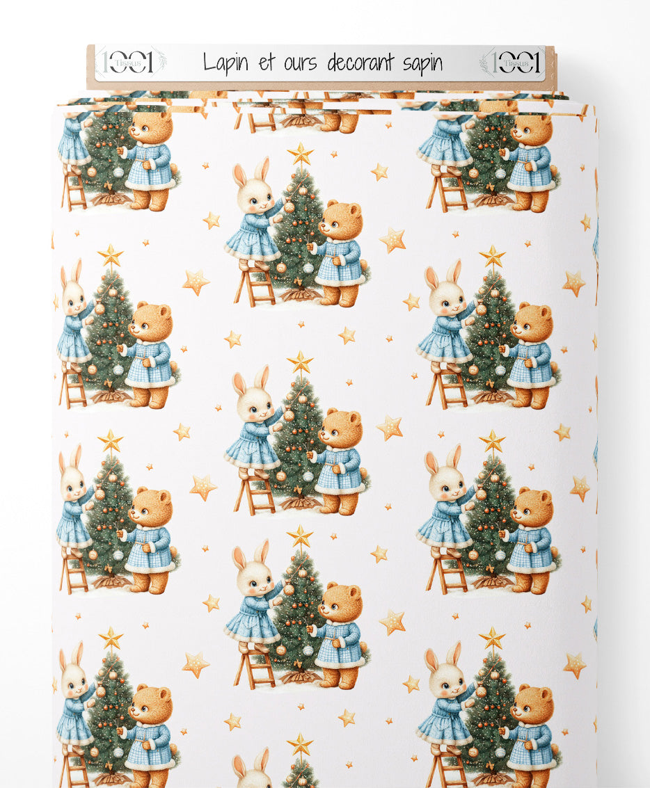 Tissu - Lapin et ours décorant sapin