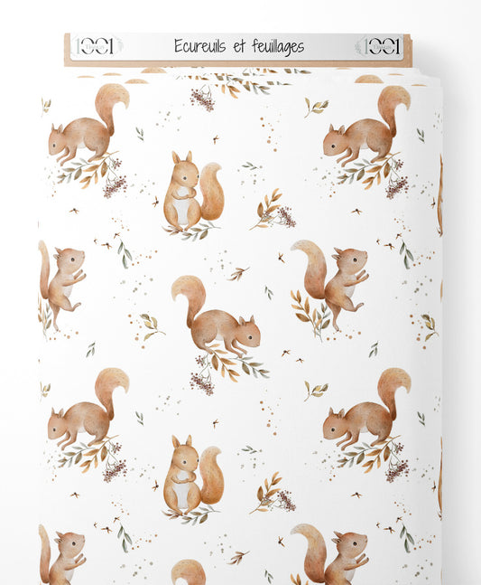 Tissu - Écureuils et feuillages