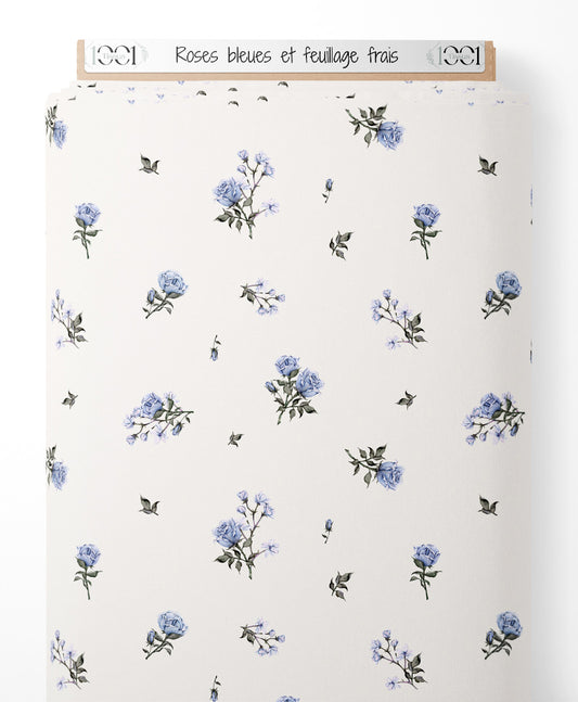 Tissu - Roses bleues et feuillage frais