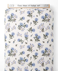 Tissu - Roses bleues et feuillage vert