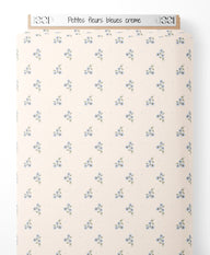 Tissu - Petites fleurs bleues crème
