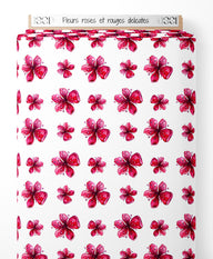 Tissu - Fleurs roses et rouges délicates