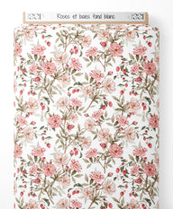 Tissu - Roses et baies sur fond blanc