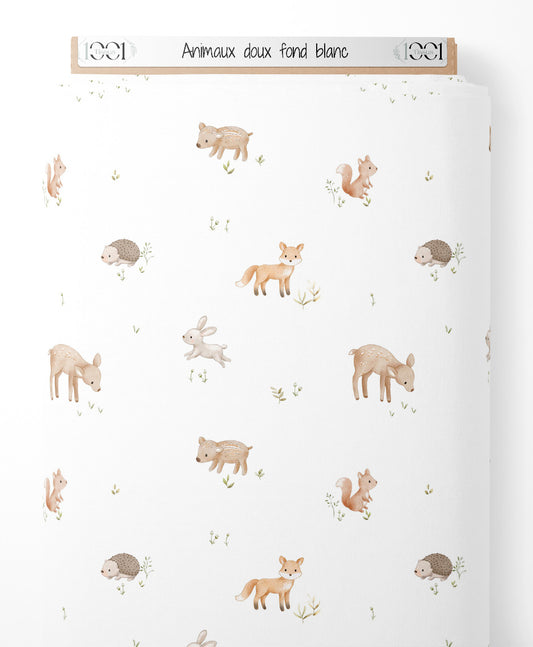 Tissu - Animaux doux sur fond blanc