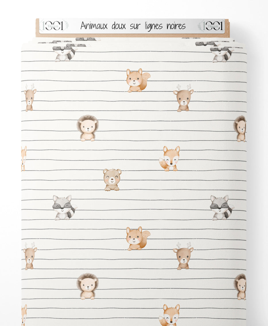 Tissu - Animaux doux sur lignes noires