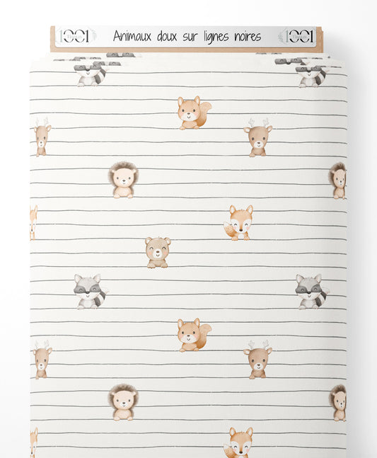 Tissu - Animaux doux sur lignes noires