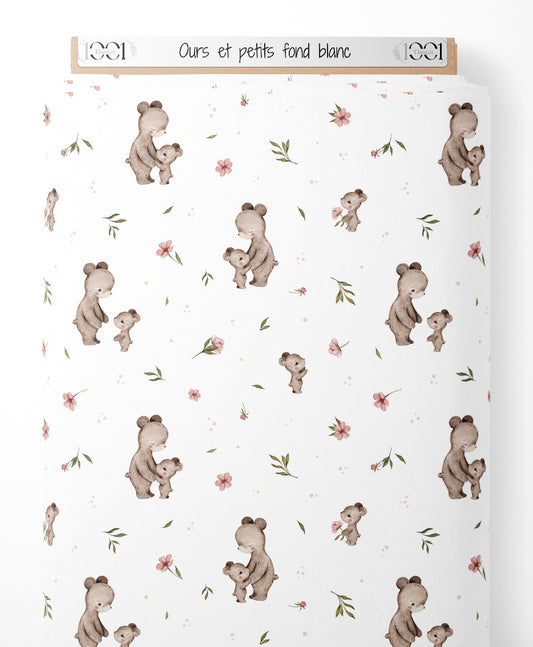 Tissu - Ours et petits sur fond blanc