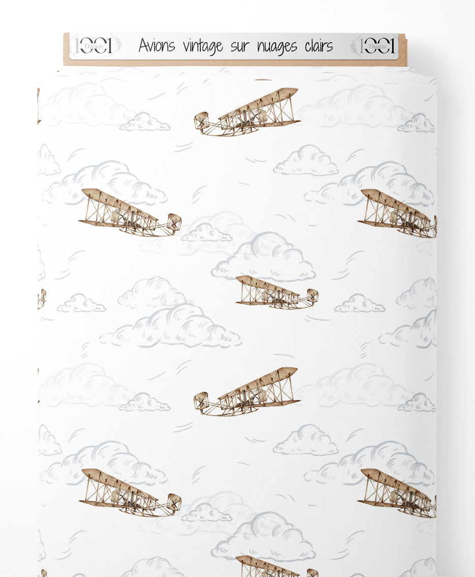 Tissu - Avions vintage sur nuages clairs
