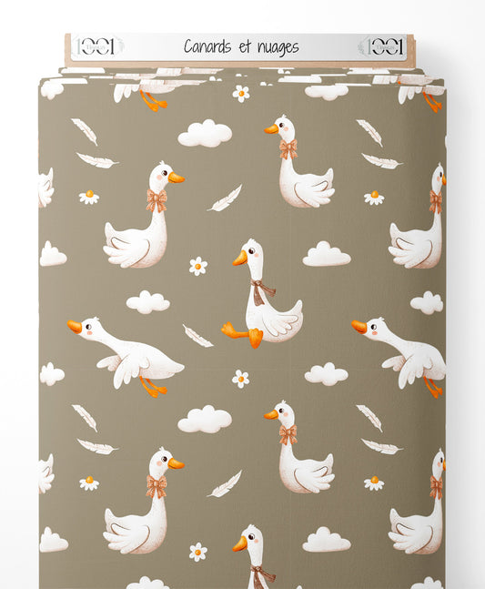 Tissu - Canards et nuages sur fond