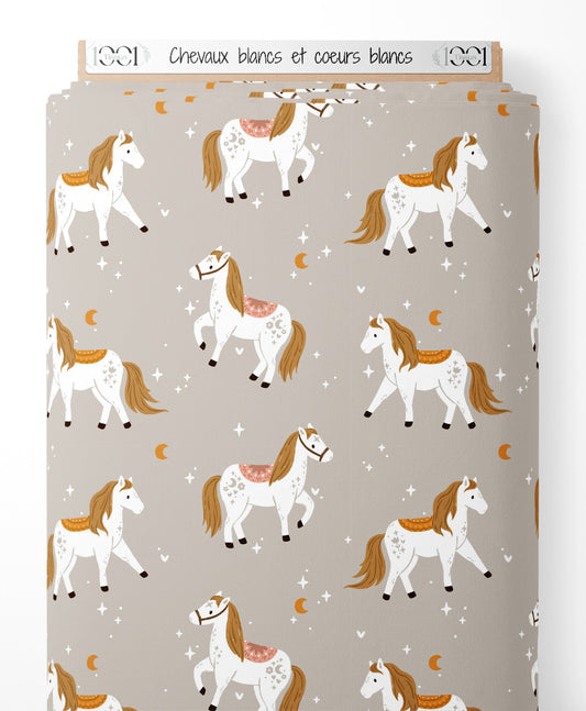 Tissu - Chevaux blancs et cœurs blancs