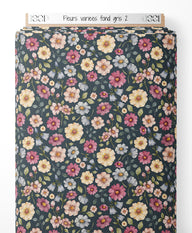 Tissu - Fleurs variées sur fond gris 2