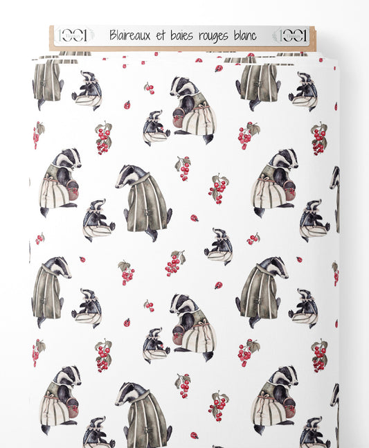 Tissu - Blaireaux et baies rouges blanc