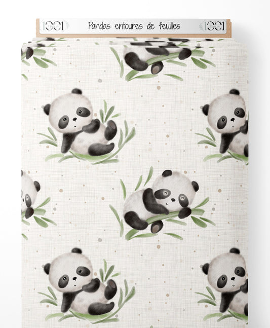 Tissu - Pandas entourés de feuilles