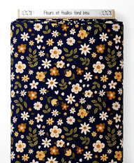 Tissu - Fleurs et feuilles sur fond bleu
