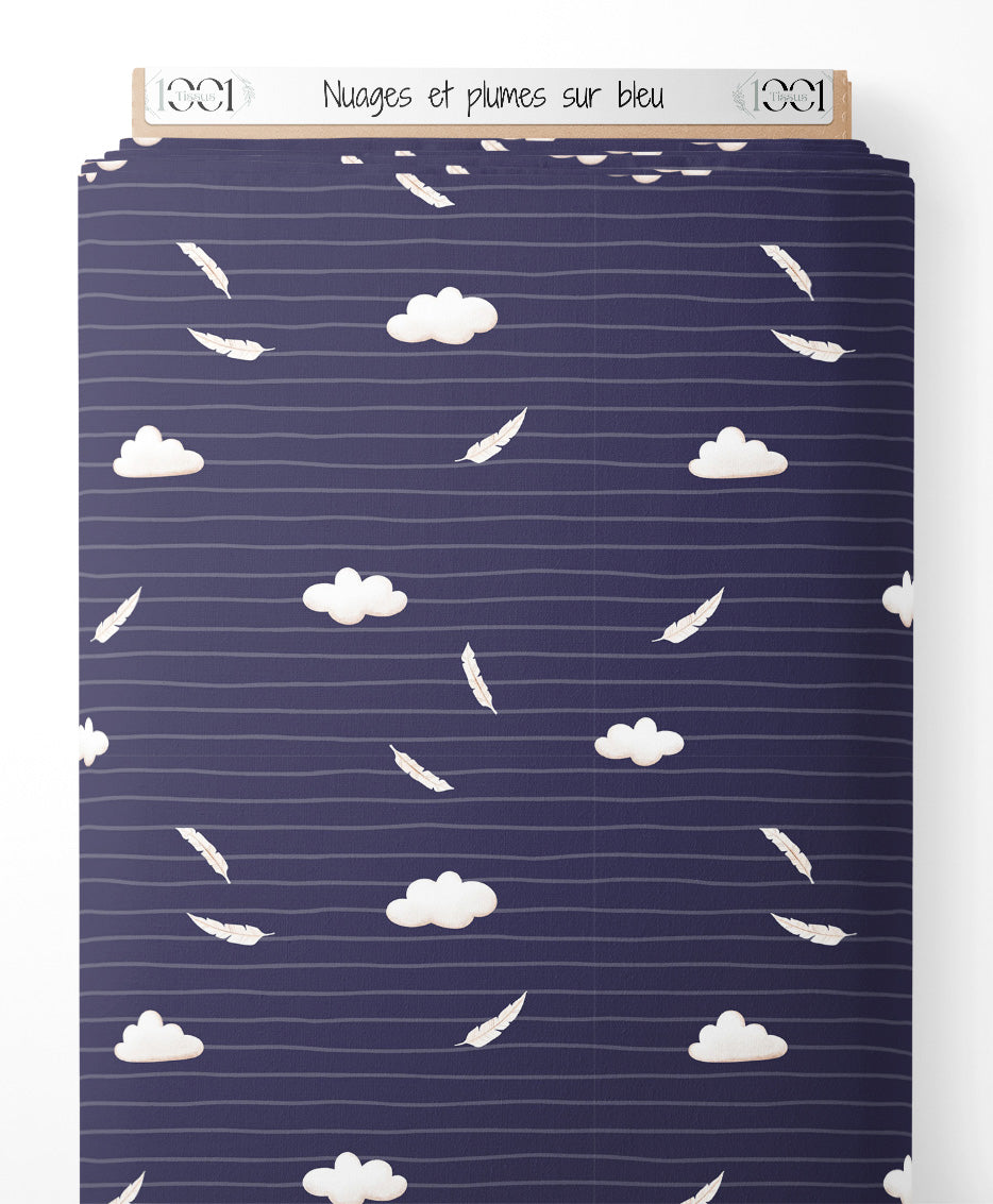 Tissu - Nuages et plumes sur bleu