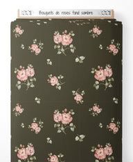 Tissu - Bouquets de roses sur fond sombre
