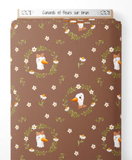 Tissu - Canards et fleurs sur brun