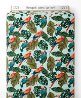 Tissu - Perroquets colorés sur vert