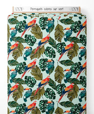 Tissu - Perroquets colorés sur vert