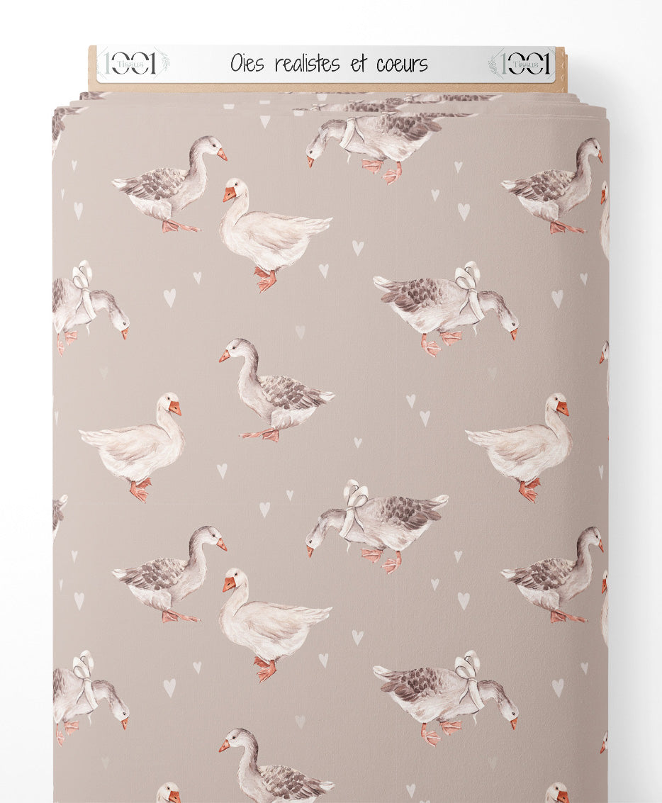 Tissu - Oies réalistes et cœurs