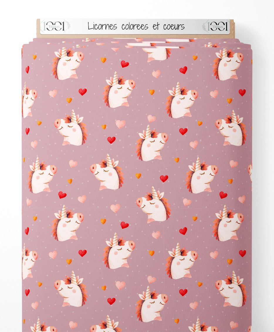 Tissu - Licornes colorées et cœurs