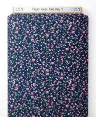 Tissu - Fleurs roses sur fond bleu 3