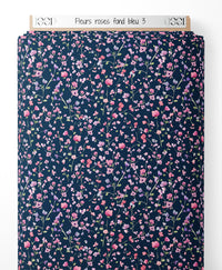 Tissu - Fleurs roses sur fond bleu 3