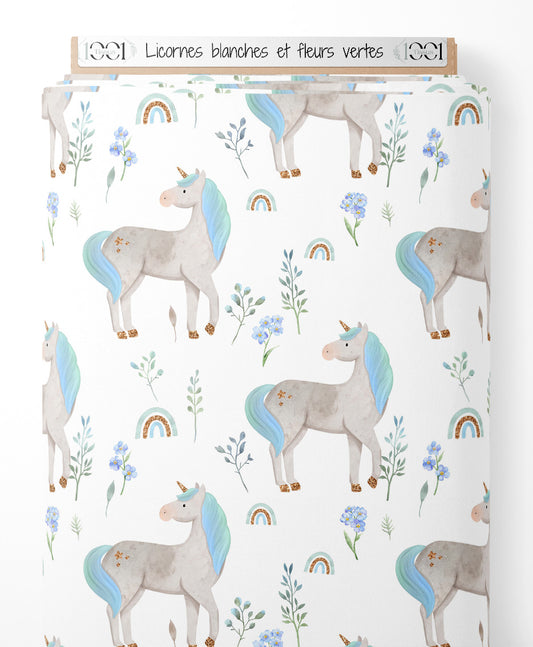 Tissu - Licornes blanches et fleurs vertes