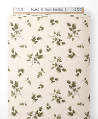 Tissu - Feuilles et fleurs blanches 2