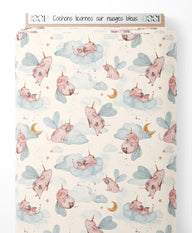 Tissu - Cochons licornes sur nuages bleus