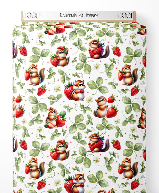 Tissu - Écureuils et fraises