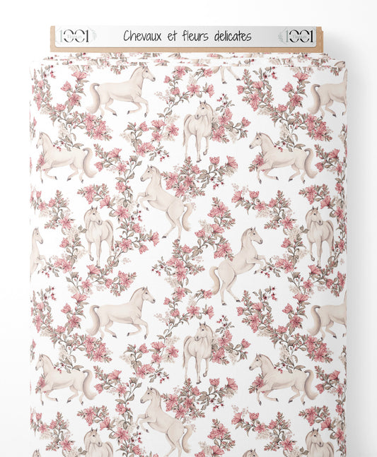 Tissu - Chevaux et fleurs délicates