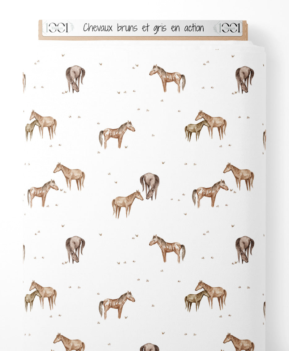 Tissu - Chevaux bruns et gris en action