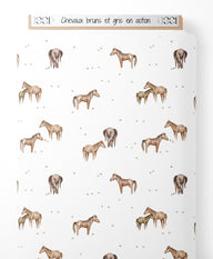 Tissu - Chevaux bruns et gris en action