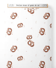 Tissu - Bretzels bruns et grains de sel
