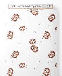 Tissu - Bretzels bruns et grains de sel