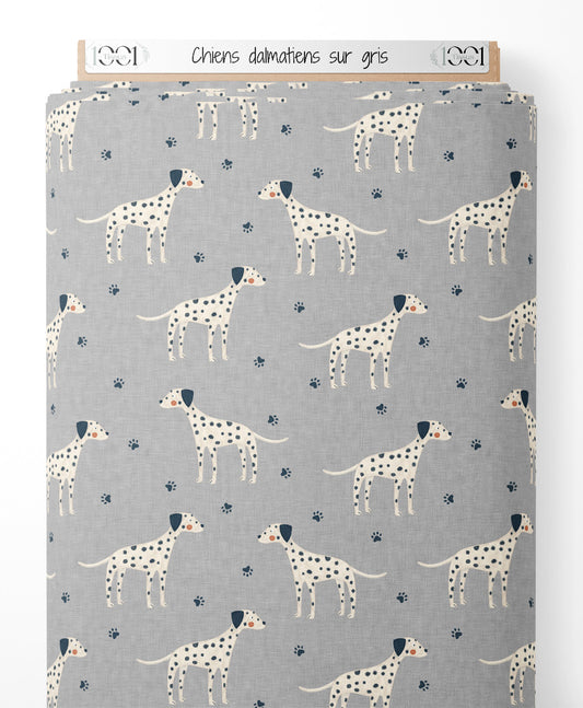 Tissu - Chiens dalmatiens sur gris