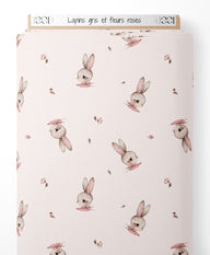 Tissu - Lapins gris et fleurs roses