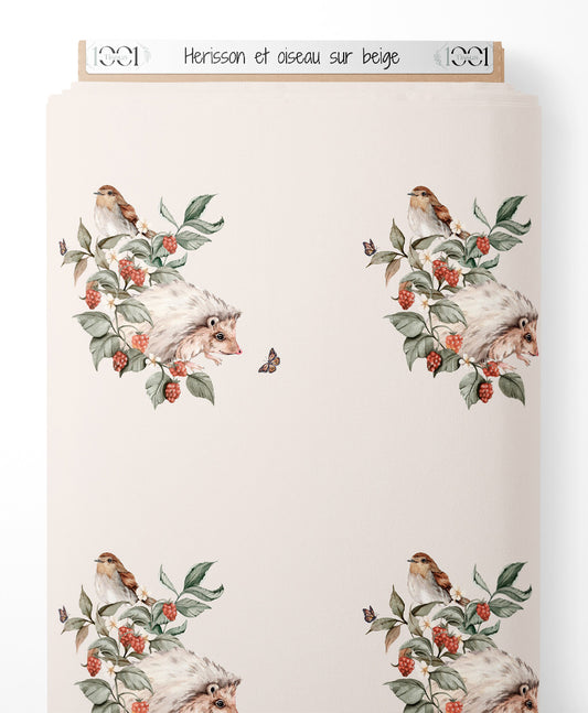 Tissu - Hérisson et oiseau sur beige