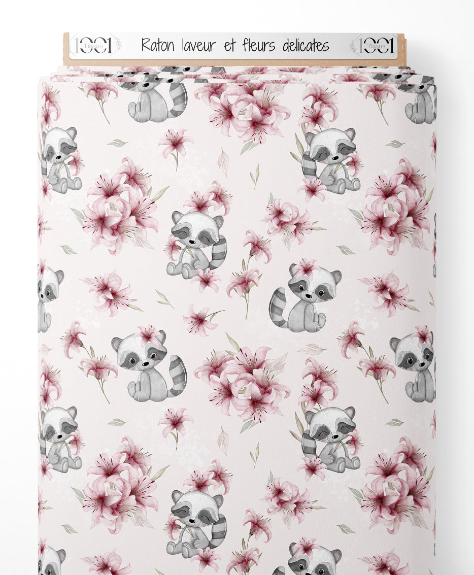 Tissu - Raton laveur et fleurs délicates
