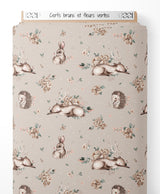 Tissu - Cerfs bruns et fleurs vertes
