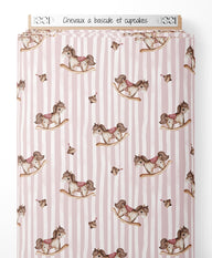 Tissu - Chevaux à bascule et cupcakes